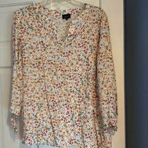 XL Jones and company tunic top